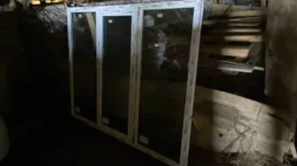 Пластиковые окна разных размеров: 1290х2840 (профиль 60 мм, ламинация коричневая внешняя, СПО-24, бронза), 1440х2070 (профиль 60 мм, ламинация коричневая внешняя, СПО-24, бронза), 1400х1270 (профиль 60 мм, ламинация внешняя граффит, СПД 32, без стекол), 1620х1670 (профиль 60 мм, ламинация внешняя…