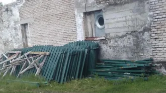 Периметральное ограждение, евроштакетник, 187 п.м. Цвет "зеленый мох". Состоит из: секций в форме арки (1,5*2,5) 71 шт., калитки (1*1,4), распашных ворот полимер (6*1,4), калитки металлокаркасной (1,4*1).