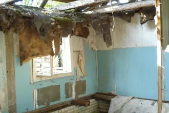 Нежилое здание 862.4 м², Тверская область. Одноэтажное деревянное здание с земельным участком. Год ввода в эксплуатацию: 1988. Количество подземных этажей: 0. Вид ограничений и обременений: нет. Общая площадь: 862.4 м². Материалы наружных стен здания: дерево. Кадастровая стоимость: 13678004.16 руб…