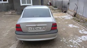 Опель Вектра 1.6 16V, 1997 год, VIN W0L0JBF19W1156633, серебристый, объем 1998 см³, мощность 100.1 кВт/136.1 л.с.