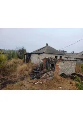 Дом 52,5 кв.м, нежилые здания 32,2 и 25,2 кв.м, земельный участок 2373 кв.м, Ростовская обл. Жилой дом, площадь: 52,5кв.м, кадастровый номер: 61:49:0060110:156, нежилое здание, площадь:32,2кв.м., кадастровый номер: 61:49:0060110:116, нежилое здание, площадь: 25,2кв.м., кадастровый…