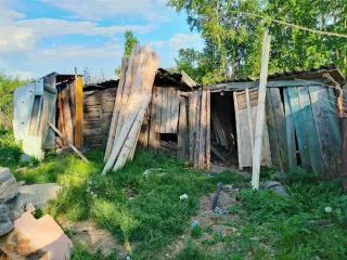 Жилое здание 49,9 кв.м и земельный участок 600 кв.м Новосибирская область Жилое здание, доля в праве: ½, кадастровый номер 54:03:011227:17, местоположение: Новосибирская область, р-н. Болотнинский, г. Болотное, ул. Островского, д. 59, площадь: 49,9 кв.м.; Земельный участок, кадастровый номер…