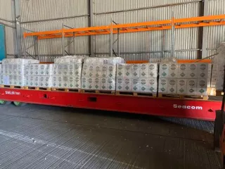 Металлические баллоны с водой, запечатанные кустарным способом, вес брутто - 15240 кг, 900 шт. Назначение: pryamie.