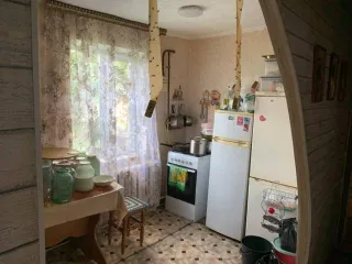 1/4 доли дома и земли, 50,8 кв.м, Тюменская область: 1/4 доля дома и 1/4 доля земельного участка в Тюменской обл., еще 1/4 доля в праве на жилое здание, площадь 50,8 кв.м, кадастровый номер 72:08:1401001:373, и 1/4 доля в праве на земельный участок, площадь 1 780 кв.м, кадастровый номер…