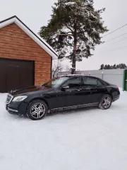 Mercedes-Benz S 450 4MATIC, 2017 года, гос. № В495ОВ37, VIN: WDD2221641A366714. Местонахождение: Ивановская обл., г. Иваново, ул. Калашникова, д. 28И. Имущество находится в залоге у ФНС России.