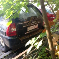 Kia Sportage 2009 года, 112 л.с., пробег 350000 км, полный привод, автоматическая коробка передач. VIN: XWEJE551890000508, государственный номер О644УЕ178. Транспортное средство находится в залоге.