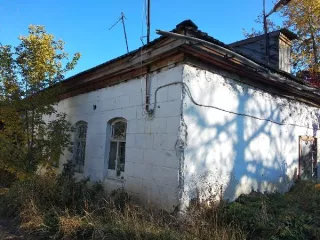 Земельный участок общей площадью 650 кв.м. с кадастровым номером: 43:41:000042:173, по адресу: Российская Федерация, Кировская область, г.о. город Вятские Поляны, г. Вятские Поляны, ул. Советская, з/у 15 с расположенным на нем объектом федерального имущества – нежилое здание общей площадью 212,4…