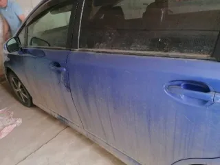 Toyota Vios 2012 года выпуска, госномер М508ОМ75, VIN ZGE200152987, цвет синий. ПТС отсутствует. Бампер задний левой стороны потертости от столкновения, бампер передний трещина, аккумулятор неисправный, на лобовом стекле скол, на крыше вмятины несколько штук от падения камней.