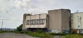 Здание кинотеатра «Горизонт» 1508,9 кв. м и земельный участок 4552 кв. м, Камчатский край. Здание кинотеатра «Горизонт» с кадастровым номером 41:01:0010119:537 и земельный участок с кадастровым номером 41:01:0010119:16514. Нежилое здание, 2-этажное (в том числе подземных этажей 1), площадью 1508,9…