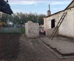 1/6 доля жилого дома 83,2 кв.м и 1/6 доля земельного участка 716 кв.м, кадастровый номер 64:20:032101:809 и кадастровый номер 64:20:032101:122, адрес: 413083, Саратовская обл, Марксовский р-н, Калининское с, Мира ул, дом № 4/1. Ограничение прав и обременение объекта недвижимости: Ограничения прав…