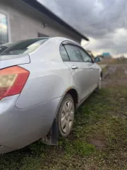 Geely Emgrand EC7 2012 года, 126 л.с. Пробег неизвестен. VIN: X9W215711C0000063. Имеются следы коррозии по кузову, неисправен вторичный вал коробки передач, отсутствует аккумулятор. Требуется замена масла. Автомобиль находится в залоге у АО «ТБанк» и на него наложены запреты регистрационных…