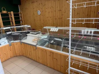 Здание магазина 79,1 кв.м. и земельный участок 869 кв.м. в Алтайском крае. Нежилое здание магазина площадью 79,1 кв.м., адрес: Алтайский край, Алтайский район, с. Ая, ул. Алтайская 3, кадастровый номер 22:02:080006:251 Земельный участок площадью 869 кв.м., адрес:, Алтайский край, Алтайский район…