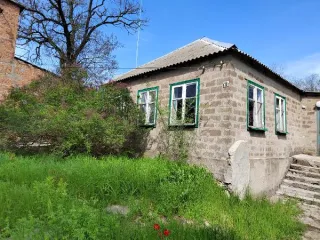 Нежилое здание 93,2 кв.м с участком, Ростовская область, Неклиновский район, с. Федоровка, ул. Почтовая, 50а. Кадастровый номер 61:26:0140101:2242. Год ввода в эксплуатацию: 1972. Количество этажей: 1. Материалы наружных стен здания: шлакобетонные блоки. Общая площадь: 93.2 кв.м. Кадастровая…