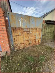 Доли дома и участка, Уфа, Республика Башкортостан 8/200 доли дома и 8/200 доли земельного участка в Уфе, еще 8/200 доли дома и 8/200 доли земельного участка в Уфе, еще 8/200 доля в праве на жилое здание, площадь: 550 кв.м., кадастровый номер: 02:55:030844:52 и 8/200 доля в праве на земельный…