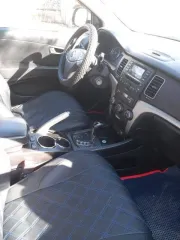 SsangYong Actyon 2011 года, 149 л.с., пробег 199567 км, автоматическая коробка передач. Автомобиль на ходу, заводится. Требуется замена сальников со стороны шкива и коробки передач, а также замена прокладки или всей клапанной крышки. Заменены генератор, приводные ремни, тормозные колодки и…