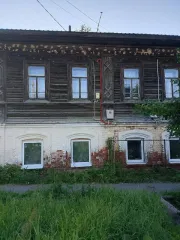 Квартира 40,9 кв.м. Свердловская обл., г. Красноуфимск, ул. Куйбышева, дом 30, квартира 2. Находится в долевой собственности, размер доли: 1/2.