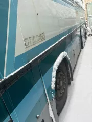 Автобус Неоплан №-361DB, 1988 г/в., г/н О791РМ58, VIN: WAGN361DBISH14578, цвет сине-голубой, тип двигателя дизельный. Автобус в данное время находится в не рабочем состоянии, по кузову имеется ржавчина и повреждения Автобус Неоплан №-361DB, 1988 г/в., г/н О791РМ58, VIN: WAGN361DBISH14578, цвет…