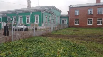 Административное здание 713.7 кв.м, хозблок, земельный участок 4385 кв.м, Ярославская область. Расположено по адресу: Ярославская область, г. Переславль-Залесский, ул. Советская, д. 22. В составе: Административное здание, в т.ч. подвал, КН 76:18:010211:50, нежилое, кол-во эт.-2, в т. ч. подземных…