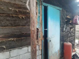 1/4 доля жилого дома 36,3 кв.м и 1/4 доля земельного участка 1407 кв.м в Курганской области, кадастровый номер дома: 45:23:040102:334, кадастровый номер земельного участка: 45:23:040102:101