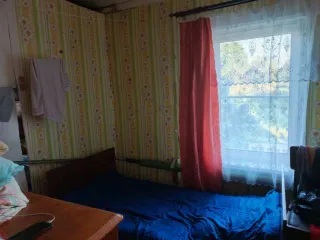 1/3 доля дома 54м² и 1/3 доля земельного участка в Удмуртии, кадастровый номер дома 18:09:048004:61, кадастровый номер земельного участка 18:09:048004:19, категория земель: Земли населенных пунктов, вид разрешённого использования: Для ведения личного подсобного хозяйства
