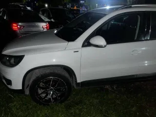 Volkswagen Tiguan, 2016 года, 179 лс, полный привод, АКПП, VIN: XW8ZZZ5NZHG103586, в залоге у ООО МФК «ПСБ Финанс».