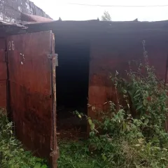 Нежилое здание гаража 16,9 кв.м, земельный участок 23 кв.м, Пермский край, г. Лысьва. 1-этажное нежилое здание гаража площадью 16,9 кв.м (59:09:0016503:537) по адресу: Пермский край, г. Лысьва, г.м. «п. Комсомольский от ул. Гайдара», 1 ряд, 26 место с земельным участком площадью 23 кв.м…
