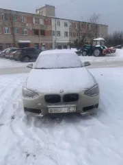 BMW 1 серии 2013 года, 136 л.с., пробег 210000 км, автоматическая коробка передач. Модель BMW 116i. VIN: WBA1A11020J650140. Автомобиль находится в залоге. Пробег рекомендуется уточнять при осмотре.