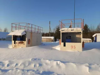 База ГСМ, кадастровый номер: 86:07:0000000:889, площадь застройки 822 кв.м., адрес: ХМАО-Югра, Октябрьский р-н, пгт Андра, мкр-н Спортивный, строен.9а. Сооружение состоит из территории хранения нефтепродуктов, включающей емкости 2000л (2шт.), 400л (1шт.), 200л (1шт.), сторожку (1шт.), а также АЗС…