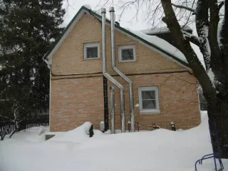 Здания и земельный участок общей площадью 1176 кв.м в Москве. Нежилое здание, кадастровый номер: 77:18:0170804:78, площадью 150,4 кв.м, адрес: г. Москва, поселение Марушкинское, квартал 116, владение 56, стр. 1. Нежилое здание, кадастровый номер: 77:18:0170707:399, этажность 1, площадь 16,6 кв.м…