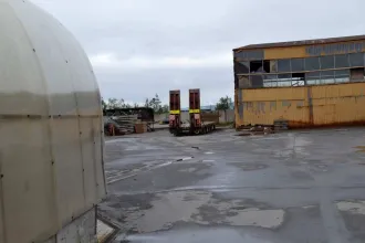 Полуприцеп Kron SD, 2011 г.в., г.н. АИ5933(51). Ознакомиться с имуществом и документами можно по указанным адресам, по согласованию с организатором.