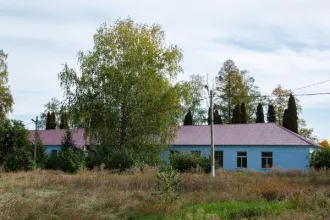 Земельный участок 34313 кв.м и нежилое здание школы-интерната 3145,6 кв.м, Липецкая область. Земельный участок площадью 34 313 кв. м, кадастровый номер 48:17:0000000:275 с расположенным на нем объектом недвижимого имущества - здания и сооружения школы-интерната, назначение: нежилое, площадь 3 145,6…