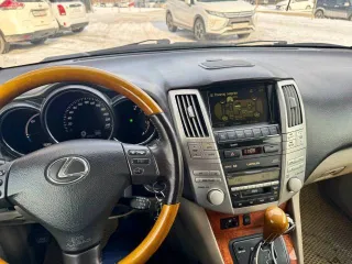 Lexus RX, 2008 года, 211 лс, 280000 км, АКПП. Автомобиль Lexus RX400H, 2008 г. в., VIN: JTJHW31U602059043. Техническое состояние: бывший в употреблении, имеет следы эксплуатации; требуются работы по тех обслуживанию. В отношении указанного транспортного средства зарегистрирован залог в пользу ВТБ…