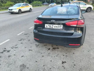 KIA Cerato 2017 года выпуска, черного цвета, государственный номер А162УМ69, VIN XWEFX417BHC002259. Автомобиль после ДТП, требуется замена переднего бампера, противотуманных фар, левого крыла вместе с колесом, замена проводки.