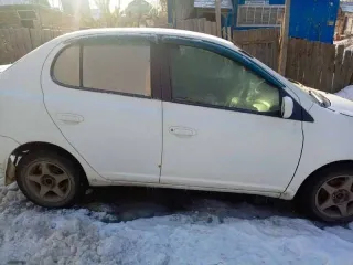 Toyota Platz 2000 года, 72 л.с. Номер кузова NCP12 0063028.