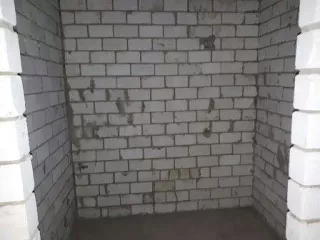 7 объектов конкурсной массы, имущественный комплекс по адресу: Чувашская Республика, г. Канаш, Ульяновское шоссе:  
1. Материальный склад кадастровый №21:11:240201:1986,  
2. Забор из железобетонных плит из железных листов с пятью воротами, протяженность 1572 п.м., кадастровый №21:11:000000:1287, …
