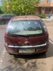 Opel Corsa 2003 года, цвет темно-красный. VIN: W0L0XCF6834415266. Мощность двигателя 75 л.с. (55 кВт), объем 1199 куб.см. Максимальная масса 1430 кг, масса без нагрузки 1035 кг.