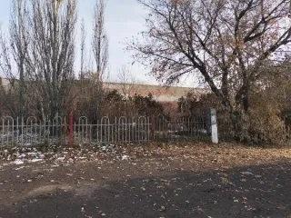 Нежилое здание клуба 280,5 кв.м с участком 1546 кв.м, Омская область, Любинский район. Здание клуба с кадастровым номером 55:11:120101:830, состоящее из помещения клуба, назначение – нежилое, площадью 203,8 кв.м, с кадастровым номером 55:11:120101:775 и помещения ФАП 1П, назначение – нежилое…