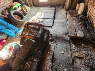 Гаражный бокс ГСК Луч-25 г. Омск бокс №69 площадь 20.9 м2 кирпич, смотровая яма, свет.