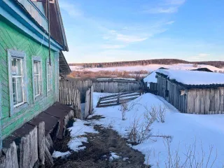 Жилой дом 48.3 кв.м и земельный участок 1777 кв.м, Самарская область. Адрес дома: Россия, Самарская область, Исаклинский район, село Ключи, улица Ленинская, дом 51. Кадастровый номер дома: 63:19:0206004:517. Земельный участок площадью 1777 +/- 15 кв.м расположен по адресу: Самарская область…