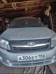 Lada 219010 Granta 2013 года, 87 лс, 220000 км. Легковой автомобиль. VIN: XTA219010D0155886. Цвет: Серебристый.