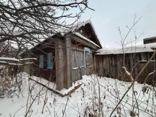 Здание нежилое общей площадью 24,6 кв.м, кадастровый номер 45:04:020403:169, одновременно с земельным участком из земель населенных пунктов кадастровый номер 45:04:020403:84 площадью 755 кв.м с видом разрешенного использования – деловое управление, расположенные по адресу: Курганская область…