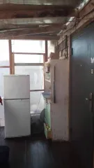 Доля квартиры 63.9 кв.м в Челябинской области. 1/4 доля квартиры, еще 1/4 доля квартиры, еще 1/4 доля в праве на жилое помещение. Площадь: 63,9 кв.м. Адрес: Челябинская область, Красноармейский район, село Калуга-Соловьевка, улица Лесная, дом 9, квартира 1. Кадастровый номер: 74:12:1609005:99.