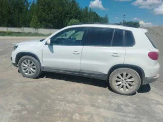 Volkswagen Tiguan 2014 года, 150 л.с., АКПП, VIN XW8ZZZ5NZEG121715