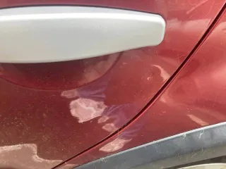 Renault Sandero Stepway 2011 года, красный цвет. Пробег 115035 км, АКПП. Мощность 103 л.с. (76 кВт), бензиновый двигатель 1.6 л (1598 куб. см), модель двигателя К4МС697, номер D011009. Экологический класс 4. VIN: X7LBSRBYNBH456858, ПТС 77НК 672270. Разрешенная максимальная масса 1615 кг, масса без…