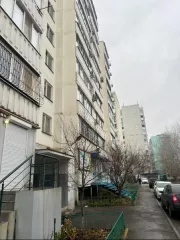 Квартира площадью 49,80 кв.м., кадастровый № 61:44:0020604:5888. Адрес: Ростовская область, г. Ростов-на-Дону, Первомайский район, ул. Думенко, дом №3, кв. 77. Общая площадь: 49.8. Ограничения и обременения: арест, наложенный судебным приставом-исполнителем. Вид жилого помещения: квартира. Доля в…