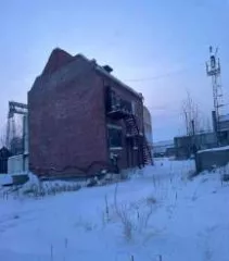 Строения и имущество, находящееся внутри строений, расположенные по адресу: Хабаровский край, г. Комсомольск-на-Амуре, Амурское ш., д. 3. Здание. Цех по производству СБЖК, литер К, условный номер: 27:22:0020902:95, метраж – 1447,90 кв.м.; Здание. Цех арматурный на базе КМО в р-не моста через р…