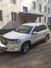 Автомобиль марки VOLKSWAGEN модель Tiguan 2009 г.в., VIN номер XW8ZZZ5NZ9G006056, Имущество находится в залоге у ПАО  Совкомбанк 