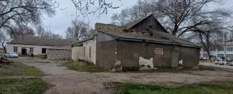Здание кад № 26:09:020821:94 площадью 83.70 кв. м и земельный участок кад №26:09:020108:6 площадью 30044.00 кв. м по адресу: Ставропольский край, Туркменский район, село Камбулат, улица Комарова, дом 18.