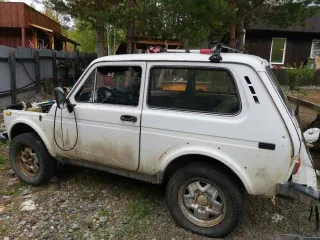 ВАЗ 2121 (4x4), 1990 года, 80 лс, 250000 км, полный привод. Легковой автомобиль, марка: ВАЗ 2121, год изготовления: 1990, VIN: XTA212100L0781592, ПТС: 9930512452, г/н: А438ЕО138, не на ходу, требуется капитальный ремонт двигателя, кузовные работы. Пробег транспортного средства (на момент…