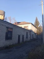 Здания общей площадью 329,4 кв.м в Ульяновской области. Включает здание производственных и складских помещений площадью 319,2 кв.м и здание проходной площадью 10,2 кв.м. Кадастровые номера: 73:03:050106:501 и 73:03:050106:502. Адрес: Ульяновская область, Вешкаймский район, рабочий поселок Вешкайма…